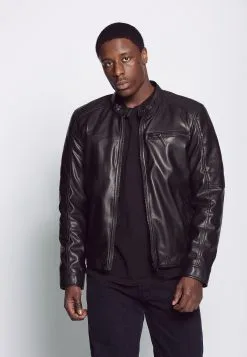 Mustang Tussenjassen Tussenjas Heren Zwart -Mustang Verkoop 6b8f33a2d7409ce7c4f4a8c4bfad0ad1